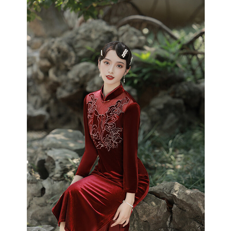 Ципао в Ретро национальном стиле для женщин среднего и пожилого возраста, новинка зимы 2022, утепленное китайское традиционное платье