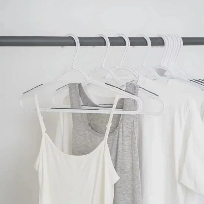 Mainstays 미끄럼 방지 옷걸이, 흰색, 내구성 플라스틱, TPE 스트립, 10 팩