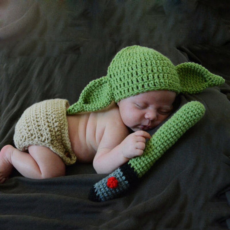 新生児の写真撮影のためのかぎ針編みのニットの衣装、帽子の衣装
