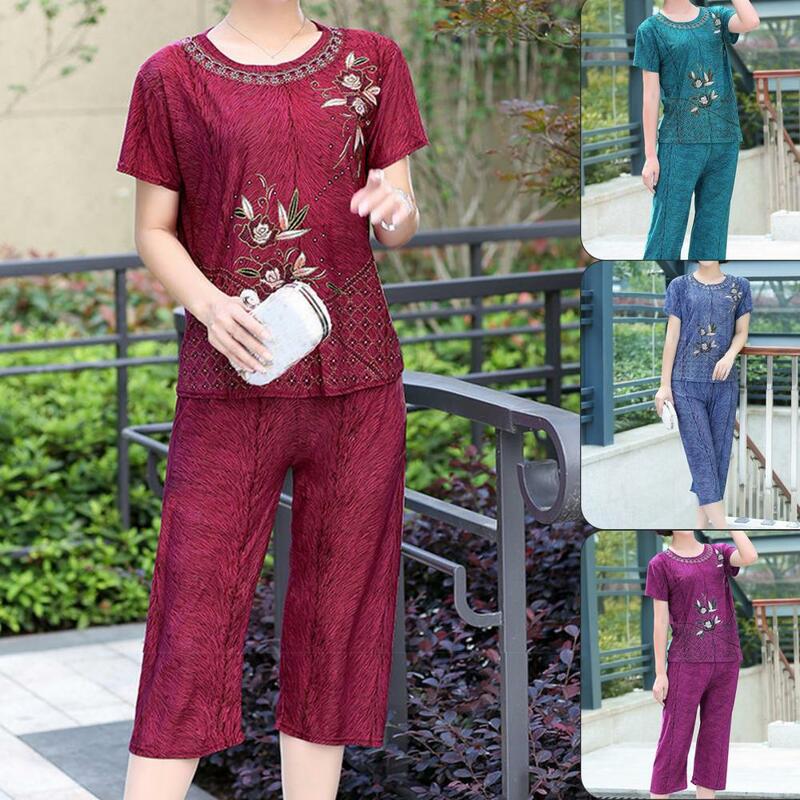 Stylish Floral Print T-shirt Pants Outfit Breathable Homewear Set Floral Print Homewear Outfit for Middle-aged
