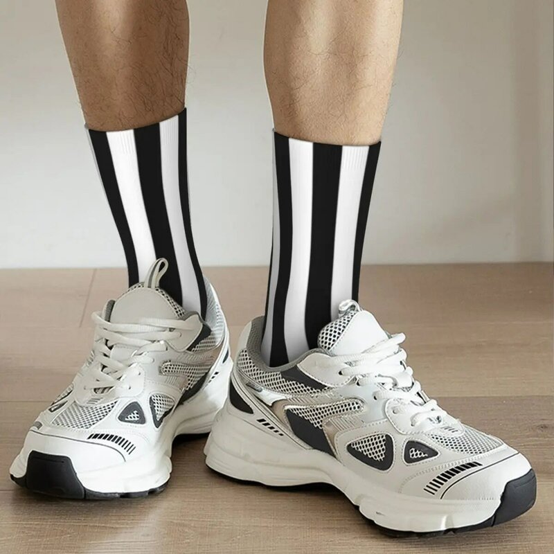 Schwarze und weiße vertikale Streifen Socken Harajuku hochwertige Strümpfe die ganze Saison lang Socken Zubehör für Männer Frau Geschenke