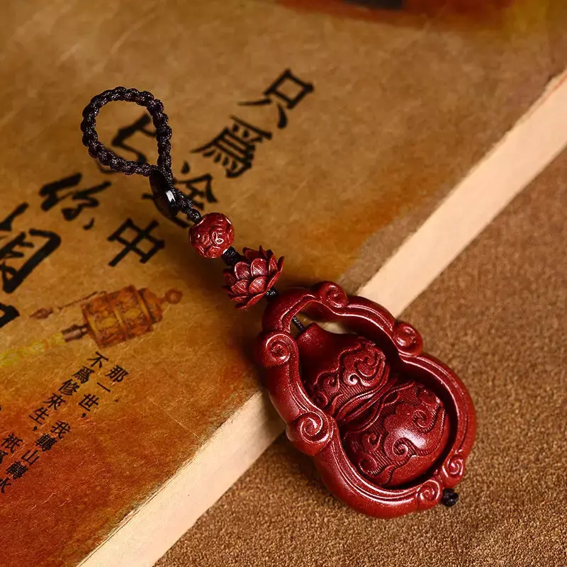 Natuurlijke Cinnabar Xiangyun Kalebas Sleutelhanger Hanger Voor Mannen En Vrouwen Dit Jaar High-End Creatieve Lotus Vrede Auto Charme Reizen Veilig