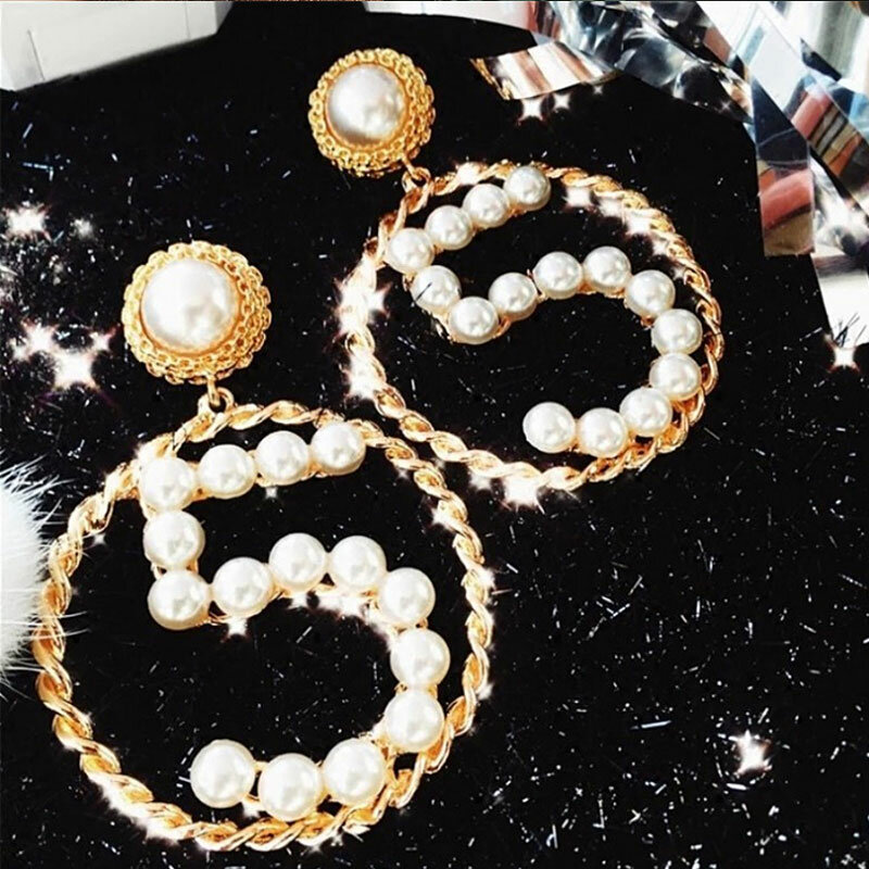 Moda znani luksusowe projektanci marki imitacja pereł list 5 długi amulet Dangle kolczyki Brincos dla kobiet