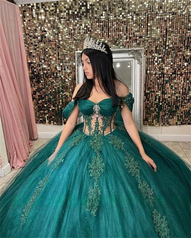 Turkus księżniczka Quinceanera ubiera suknię balową z odkrytymi ramionami tiulowe aplikacje słodkie 16 sukienek 15 Años niestandardowe