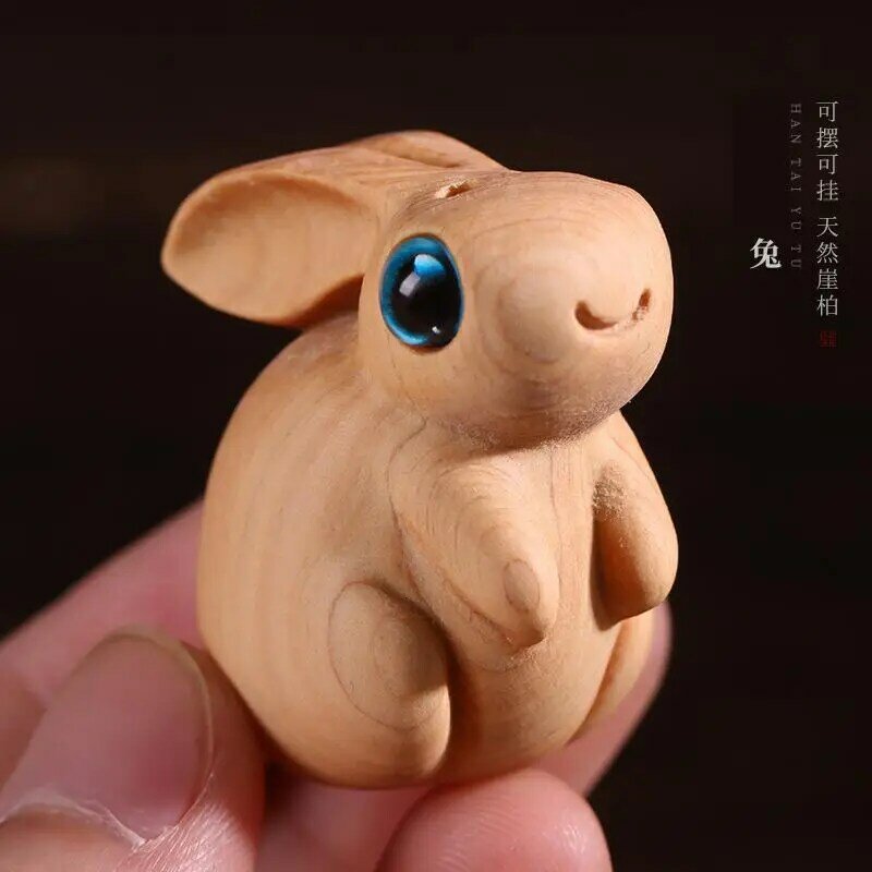 Ornaments 1PCS Cute Rabbit Keychain Car Pendant Backpack DIY Wooden Accessories Gift bunny figurines