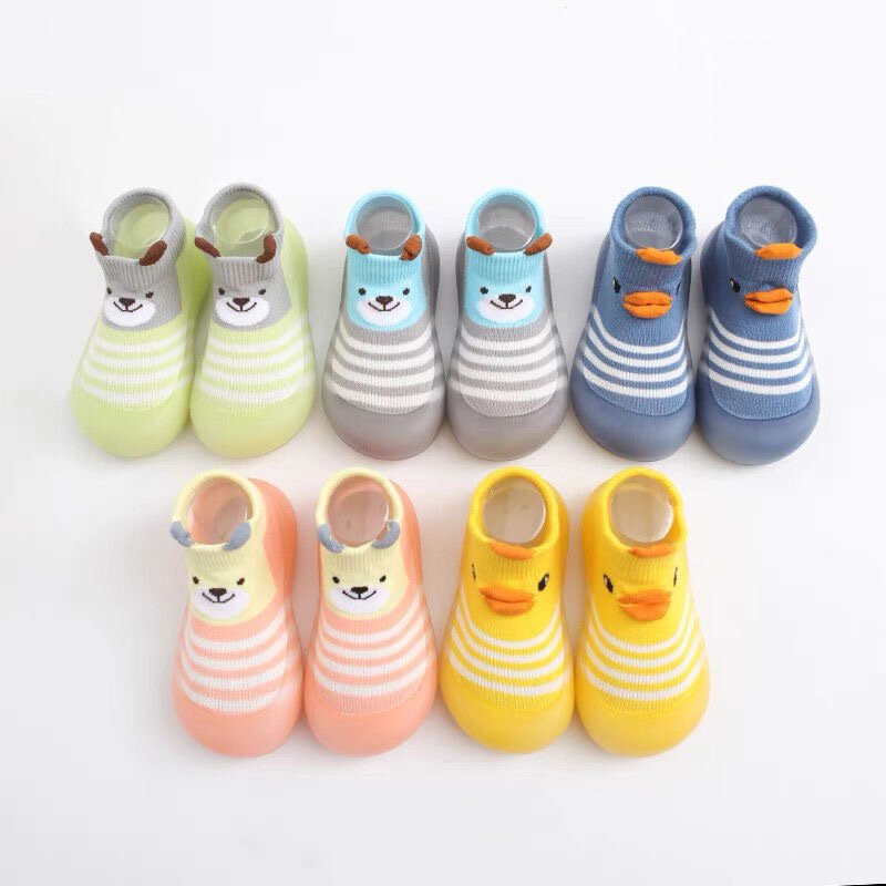 Zapatos de dibujos animados de animales para bebé recién nacido, calcetines antideslizantes, suela de goma, zapatos de cuna, botines transpirables para niños pequeños, zapatillas para niños