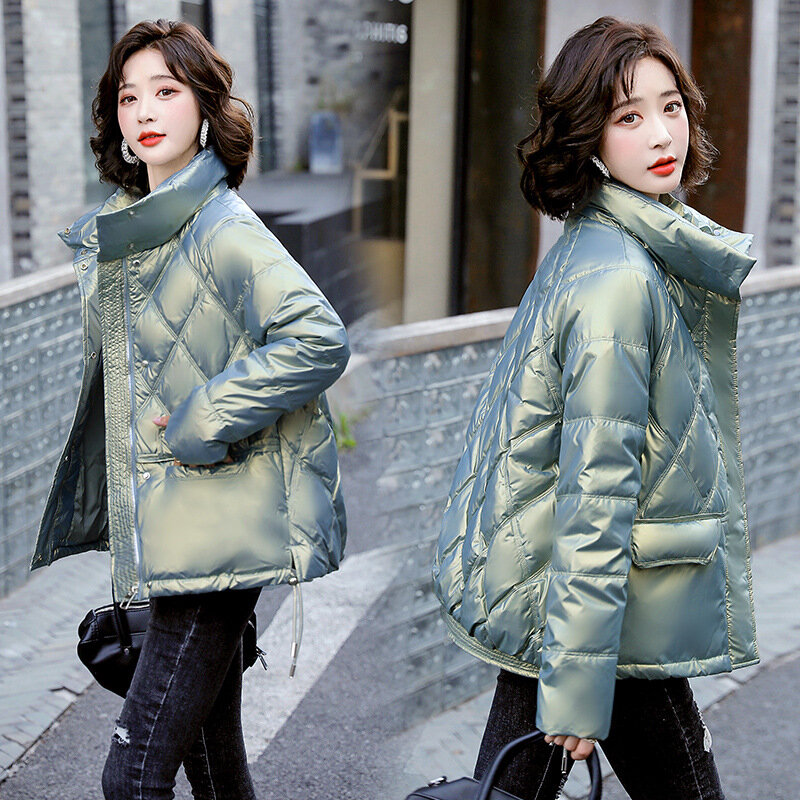 Piumino d'anatra bianco piumino corto da donna senza lavaggio versione coreana sciolto 2021 nuovo abbigliamento invernale piumino con colletto in piedi luminoso