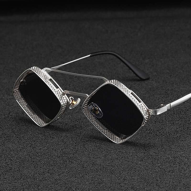 Kacamata Hitam Steampunk Pria Wanita Retro Baru Kacamata Fashion Bingkai Berongga Logam Kacamata Hitam Kualitas Tinggi Desainer Merek UV400