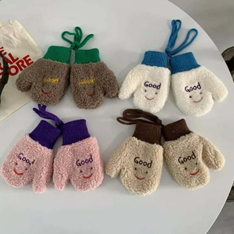 Breathable Korean Baby Gloves Plush Soft and Skin Friendly Cartoon Smile Cashmere Mittens Windproof Warm