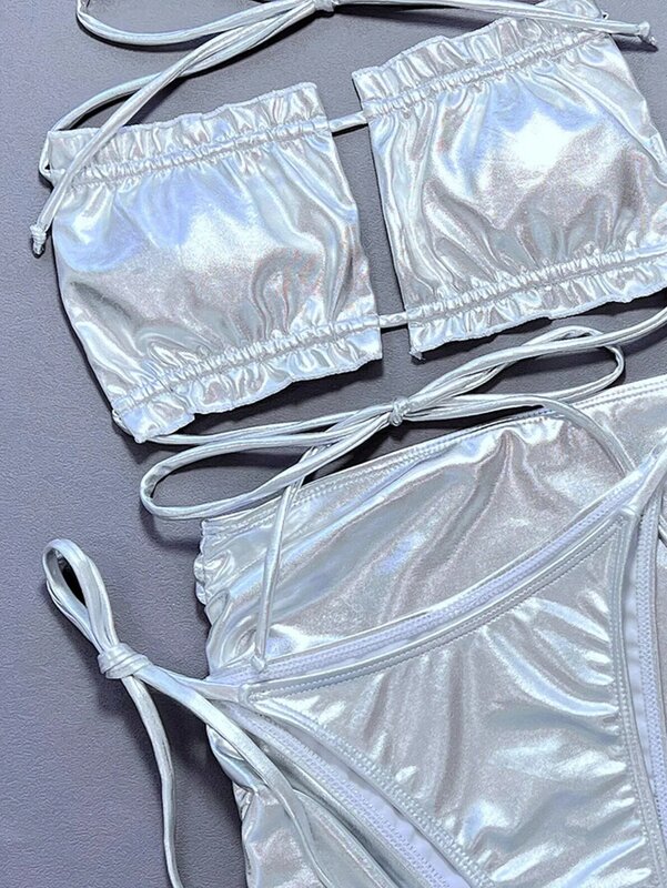 Sexy Silber Metallic Bandeau Rüschen Bikinis setzt drei Teile mit Minirock Badeanzug Strand tragen Frauen Tanga Krawatte Badeanzüge