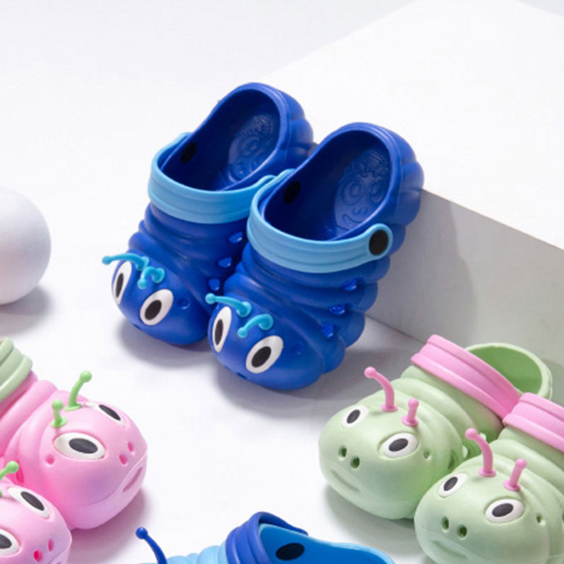 Zapatos de oruga para niños y niñas, zapatillas de verano, Baotou, suela suave con agujeros, cómodas, de playa, Eva
