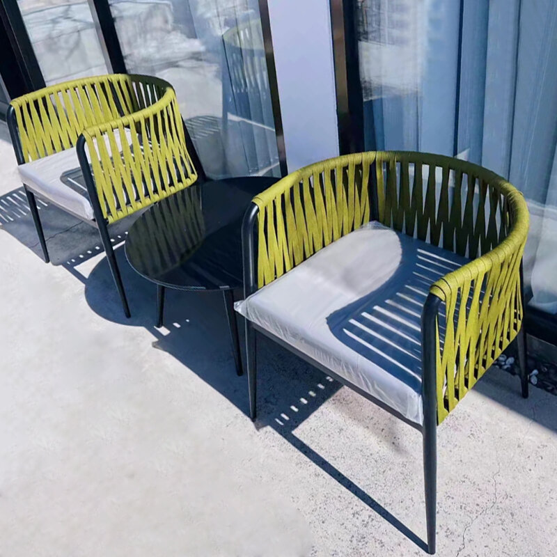 Meja dan kursi rotan santai luar ruangan Nordik meja pelindung matahari taman halaman dan kursi 2 buah furnitur