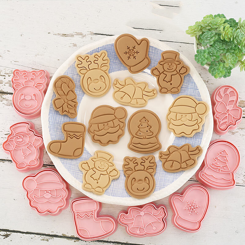 8 Pcs/Set DIY Cartoon Biscuit Mould Christmas Cookie Cutters ABS Plastic Baking Mould Cookie Tools Cake Decorating Tools
