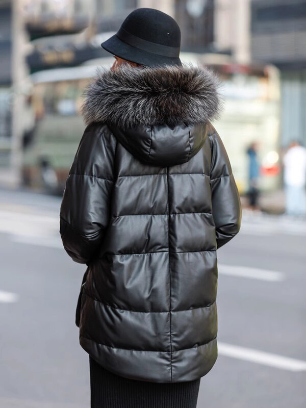 Doudoune courte en cuir véritable pour femme, manteau en peau de mouton, col en fourrure de raton laveur, vestes en cuir chaudes, hiver, nouveau, 2023