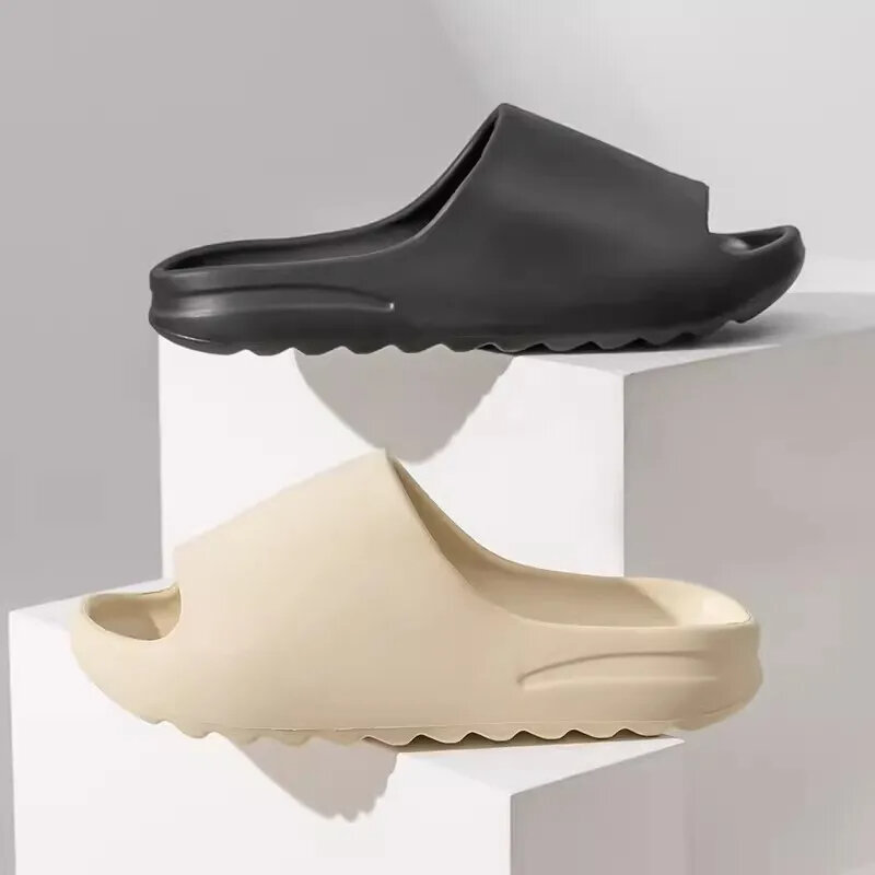 Высококачественные мягкие толстые мужские летние модные тапочки из ЭВА, сандалии для дома, пляжная обувь Wumen 2024