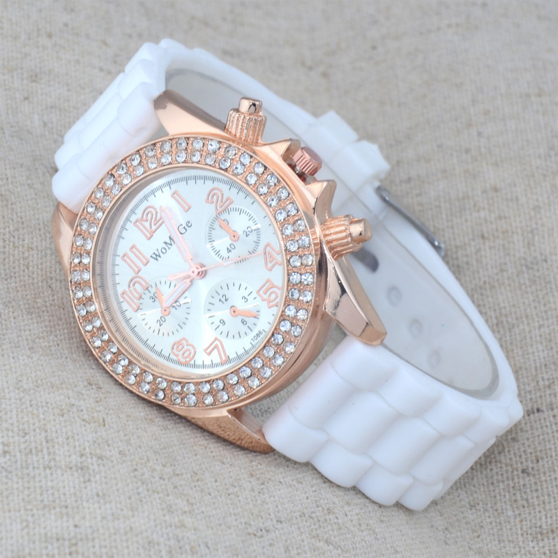 New Fashion Casual Women's Watches Luxury Rose Gold Crystal Dial Rubber Band Quartz Wristwatches Ladies Watches Montre Femme