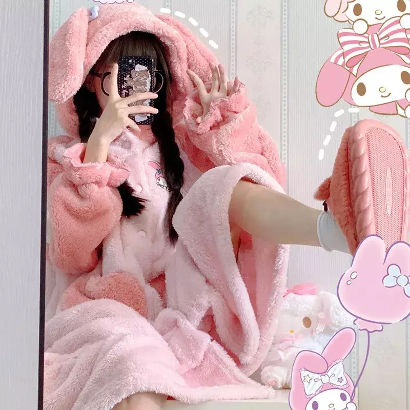 Sanrio ชุดนอนพิมพ์ลายเมโลดี้, ชุดคลุม pakaian rumahan ชุดนอนน่ารักผ้าคอรัลฟลีซสำหรับสตรีชุดฤดูหนาวชุดเดรสชุดนอนแบบอุ่น