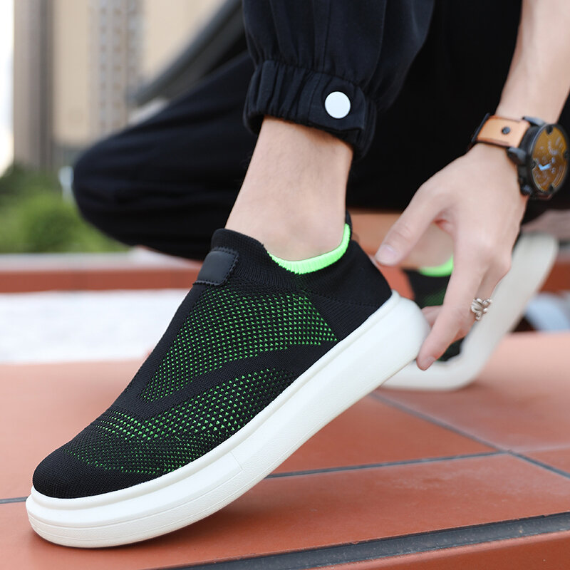 Spring and Autumn New Men's Sports Shoes Lightweight Breathable and Comfortable Outdoor Shoes WearResistant Outsole Men's Shoes