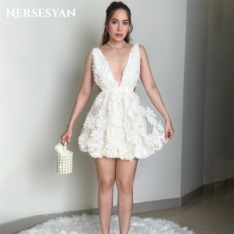 Nersansyan-ヴィンテージレースウェディングドレス、ディープVネック、Aライン、バックレスブライダルガウン、ノースリーブアップリケ、ミニウェディングドレス、3Dフラワー