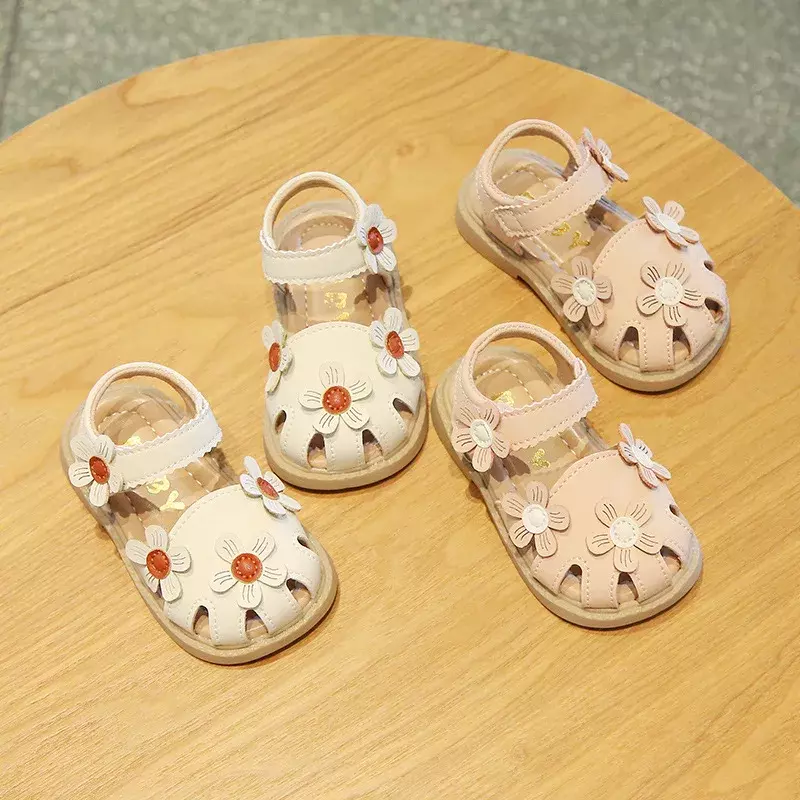 Nuovo sandalo bambina dolce fiore sandali estivi per bambini moda bambini principessa causale primo camminatore sandali piatti antiscivolo