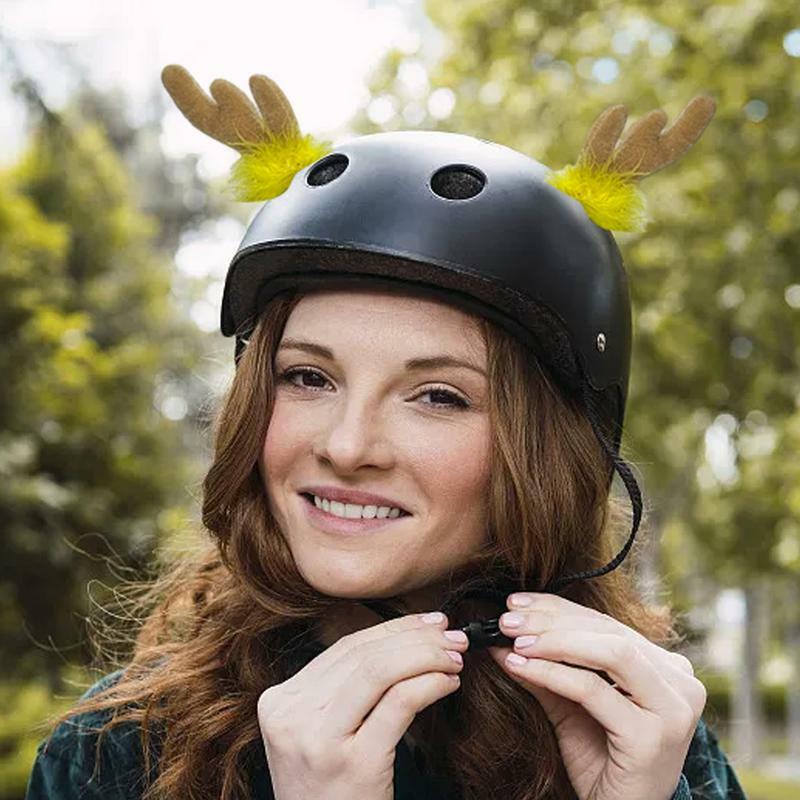 Motocicleta Antler Plush Ornaments para o Natal, Hard Hat Decorações, Cute Holiday Decor, Ciclismo pendulares, Adesivo, 2pcs