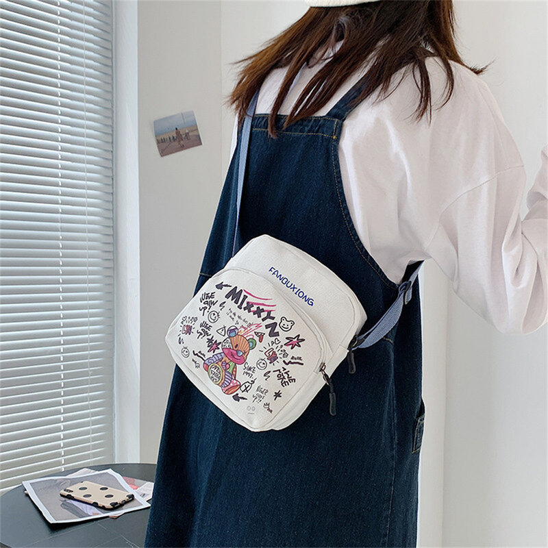 Nieuwe Mooie Dames Canvas Tas Japanse Single Shoulder Pack Casual Cartoon Print Crossbody Mobiele Telefoon Pakket Voor Student