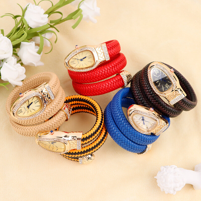 Heiße Mode schlangen förmige Uhr für Frauen Luxus Damen Quarzuhren mit Kristall Damen Armbanduhr klassische Gold Reloj Mujer