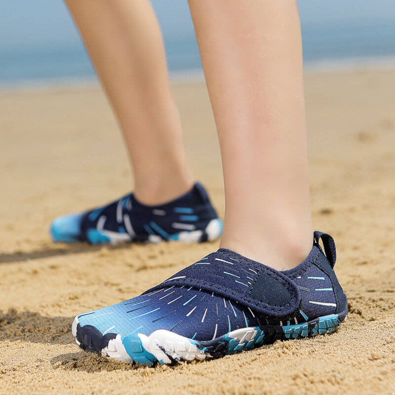 Zapatos acuáticos para adultos y niños, zapatillas de playa de secado rápido, transpirables, ligeras, antideslizantes