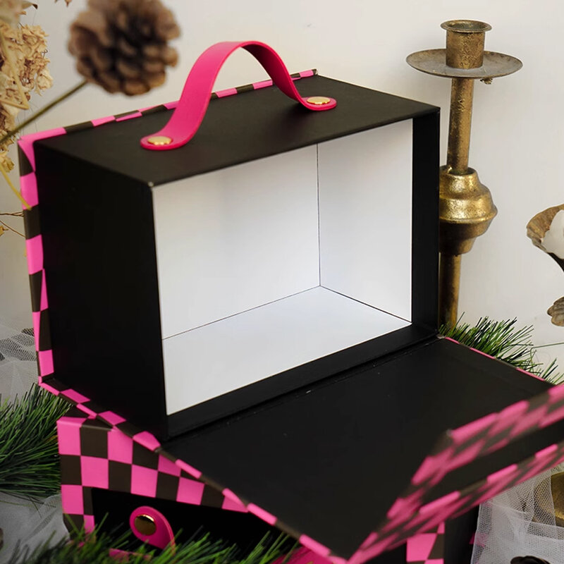 Confezione regalo magnetica in cartone rosso rosa di alta qualità personalizzata scatole di carta con manico in pelle stampa il logo del tuo marchio