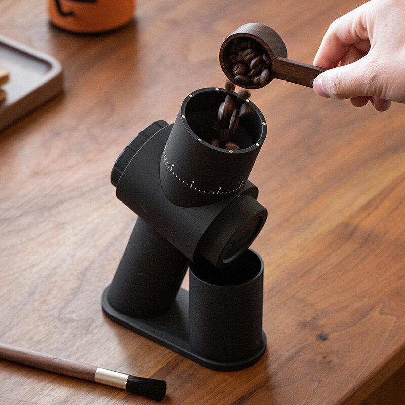 Molinillo de café Chapado en titanio de 28mm, rebabas cónicas, molienda lenta silenciosa, 60 R/Min, diámetro de taza de ajuste continuo Molinillo de café de 5,6 cm