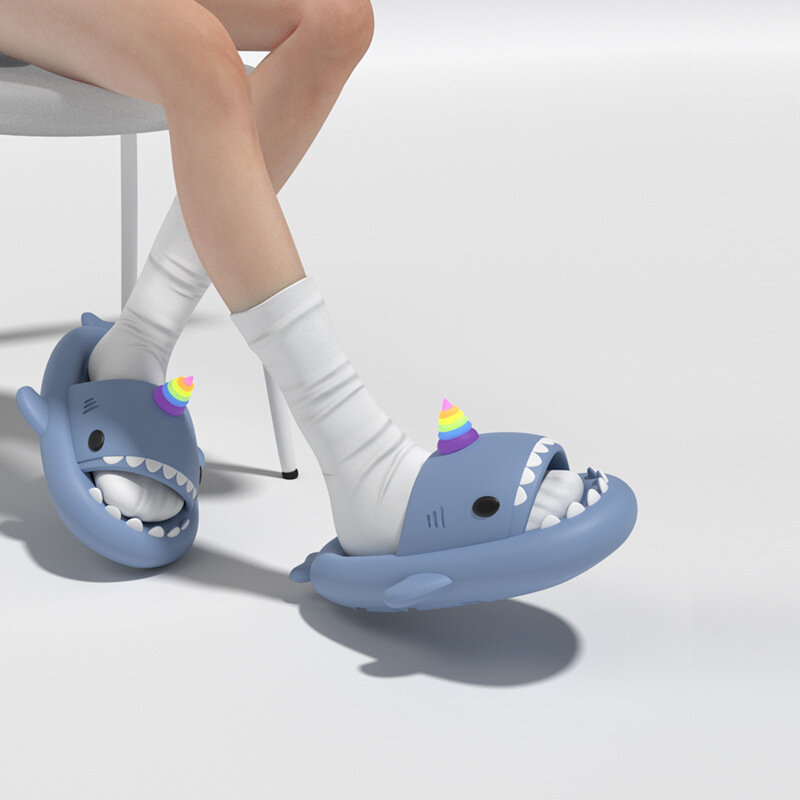 Sandal lampu malam model Unicorn untuk pria wanita, sandal rumah musim panas, sandal pasangan sol tebal 4cm, sandal hiu Unicorn untuk pria, sandal pakaian luar