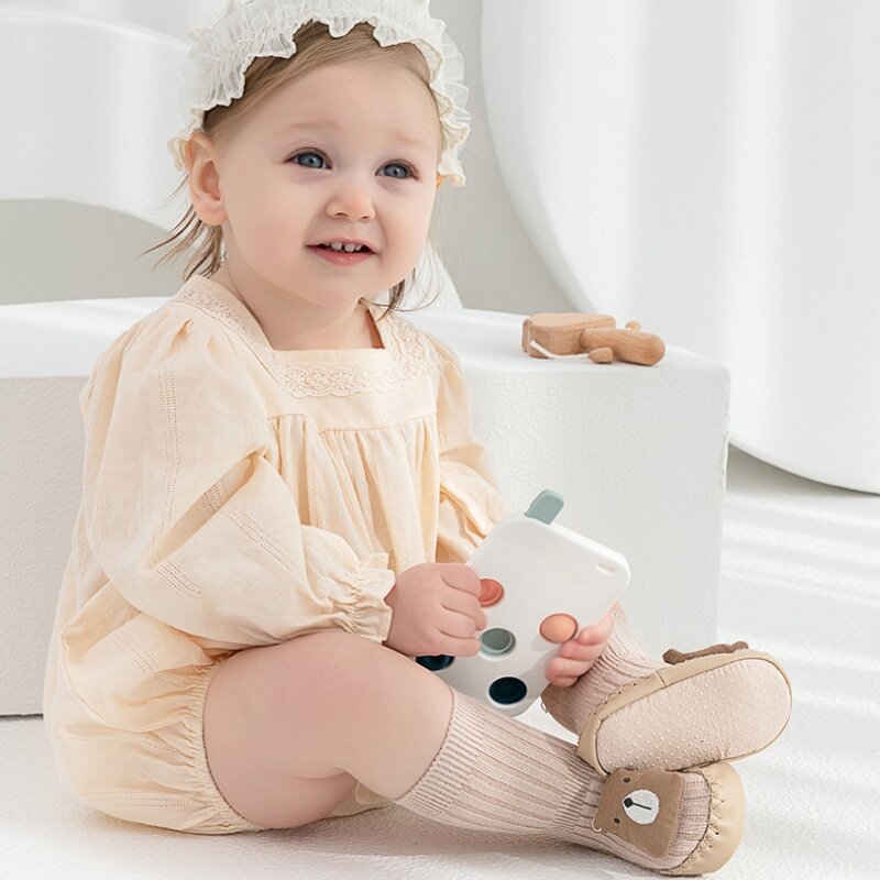 Calcetines antideslizantes de cuero para bebé, medias de media pantorrilla, zapatos para interiores, primavera y verano