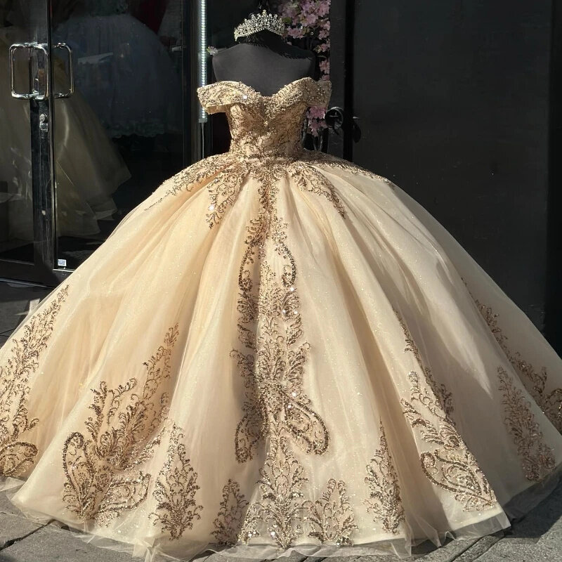 Klassisches schulter freies Prinzessin Ballkleid charmantes Quince anera Kleid klassisches 3D-Blumenapplikation Pailletten umhang süßes 16-Kleid