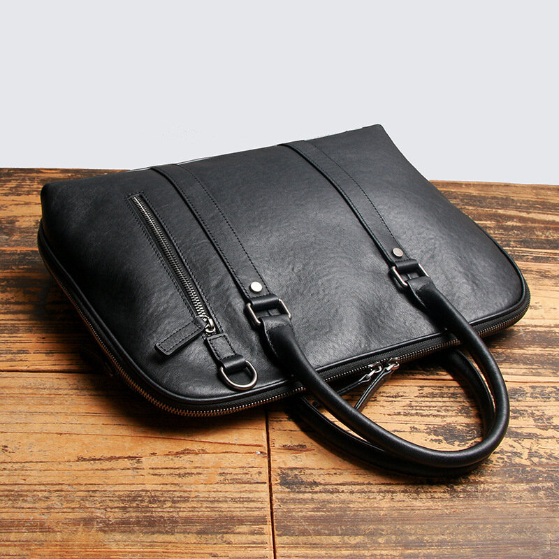 Вместительный мужской портфель из натуральной кожи для документов и ноутбука