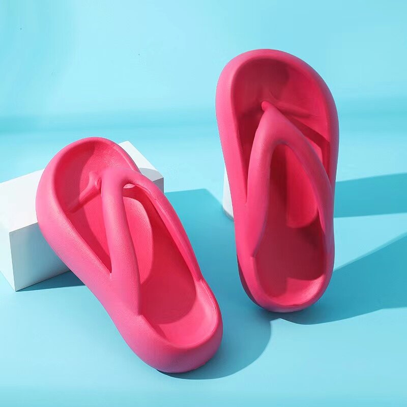 Herringbone chinelos para mulheres, novos chinelos de verão, solas grossas com uma sensação de pisar na urina, cortador de pés