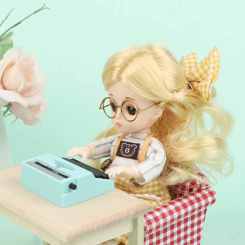 W różnym stylu 1:12 skala symulacja Vintage maszyna do pisania domek dla lalek miniaturowa wróżka lalka życie w domu scena zabawkowe meble