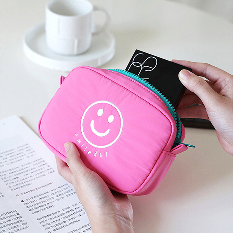 Niedliches Lächeln Gesicht Kosmetik tasche Reiß verschluss Reise tragbare Lagerung Veranstalter Damen binde Taschen USB Maus Aufbewahrung tasche kreatives Geschenk