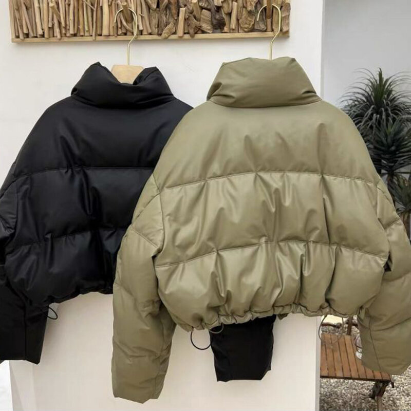 Jaket kulit Pu wanita, mantel perempuan berbantalan hangat tebal, pakaian luar Crop ritsleting ukuran besar musim dingin 2023