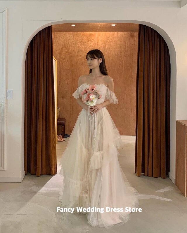 Phantasie Fee aus der Schulter Korea Hochzeits kleid Fotoshooting eine Linie Kurzarm Brautkleid weichen Tüll Abend party Kleider