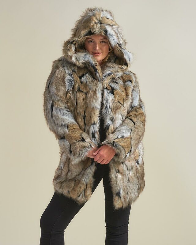 Nowy damski płaszcz ze sztucznego futra z kapturem Średniej długości Odpowiedni dla wielu scenariuszy jesienno-zimowy płaszcz ze sztucznego futra lisa