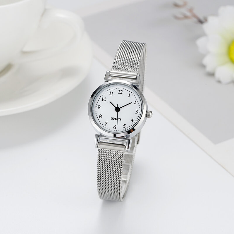 グリッドストラップ付きの小さな丸いクォーツ時計、人気のコンパクトな腕時計、外国貿易