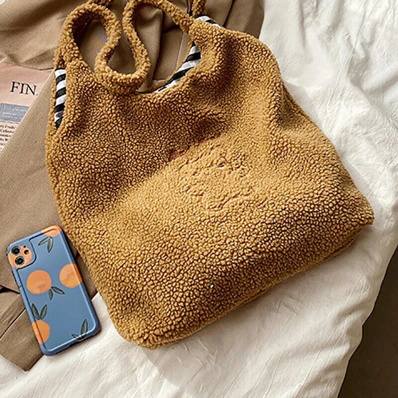 Women's Large Capacity Plush Bag 2024 Winter Shoulder Bag Literary Handbag Lamb Wool Handbags Ladies Soft Cute Bear Tote Bag