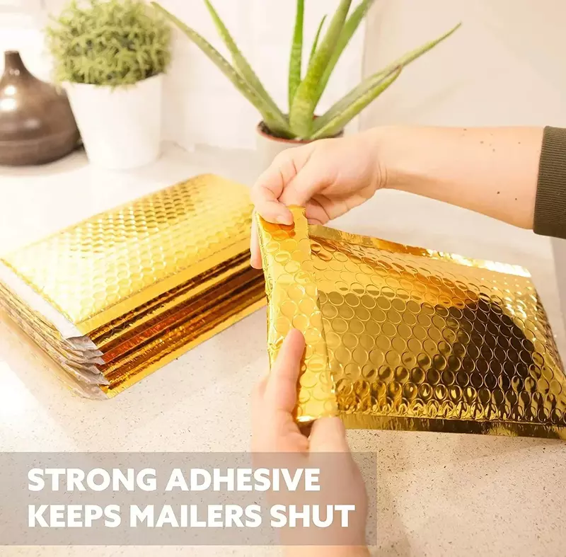 Prezent na koperty Bubble Mailers torby wyściełane opakowania pocztowe zagęszczają 50 sztuk/partia wodoodporne złote