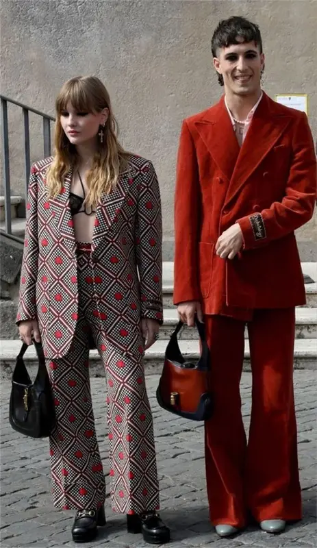 Traje de terciopelo rojo para hombre, conjunto de 2 piezas, Blazer y pantalones, ropa de calle, esmoquin de boda para novio, abrigo de doble botonadura, chaqueta hecha a medida