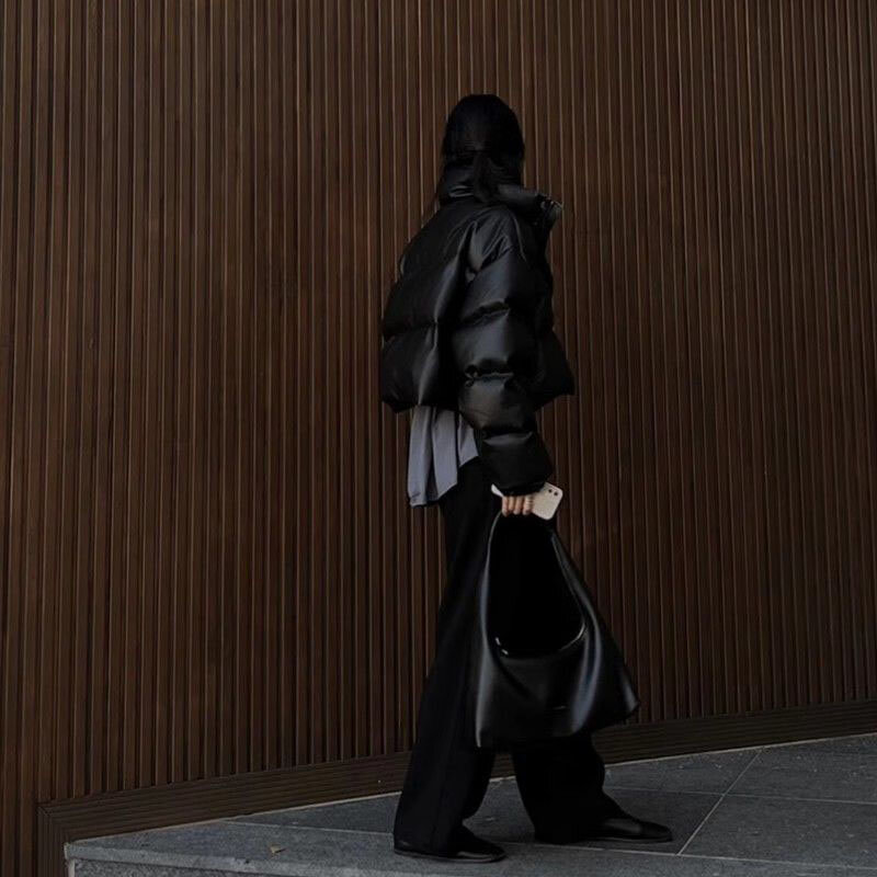 Mode jaket katun kulit PU pendek wanita 2023 jaket kulit musim dingin wanita baru longgar Korea kasual hangat mantel katun Parka