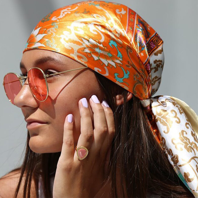90*90CM Shawls Fashion Beach Sunscreen Silk Scarves 2023 Europe And America Kerchief Popular Print Square Bandannas