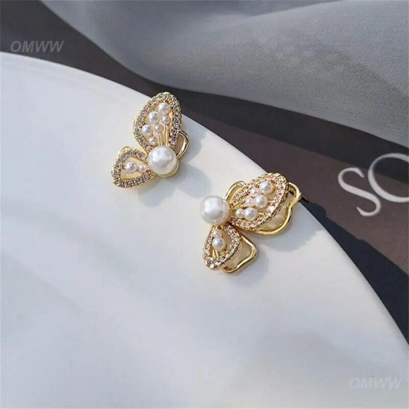 Einzigartiges Design Nische charmante leichte Luxus Perlen ohrringe leichte Luxus ohrringe Bestseller Ohrringe einfach und elegant