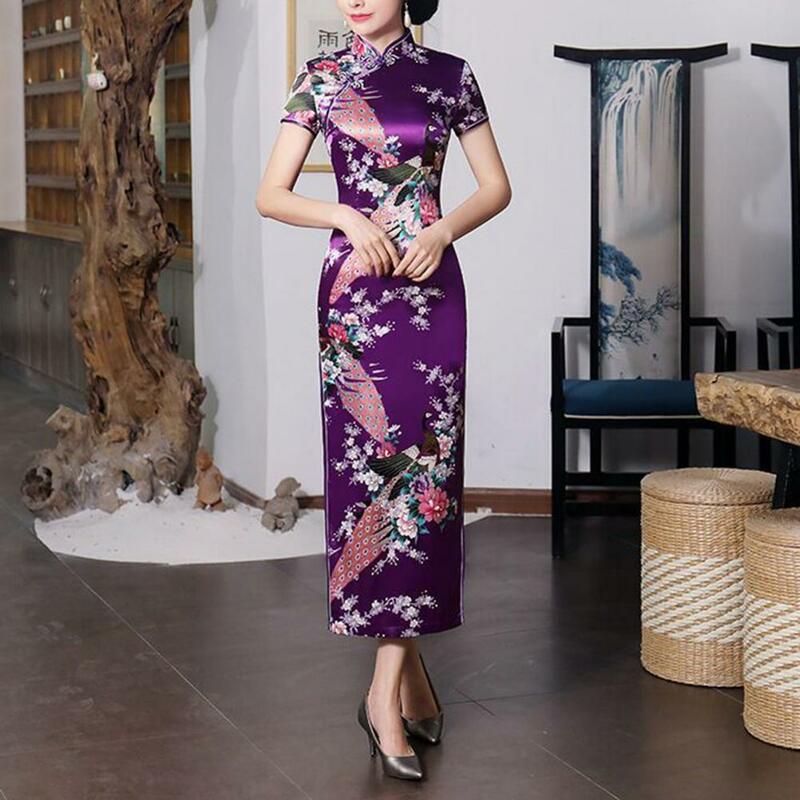 Satynowa damska suknia w stylu Qipao tradycyjna do chińskiego narodowego kwiatowa sukienka Qipao z krótkim rękawem z rozcięciem Retro sukienka Cheongsam Qipao