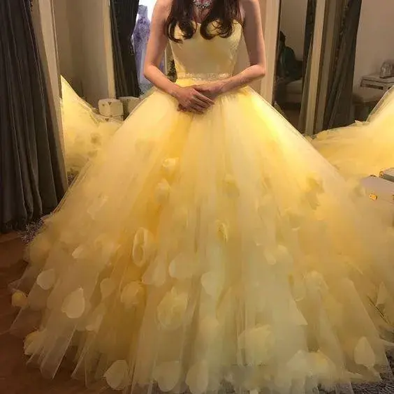Abito da ballo giallo abiti Quinceanera 15 abiti da principessa cenerentola in Tulle di alta qualità con scollo a cuore Sexy da festa