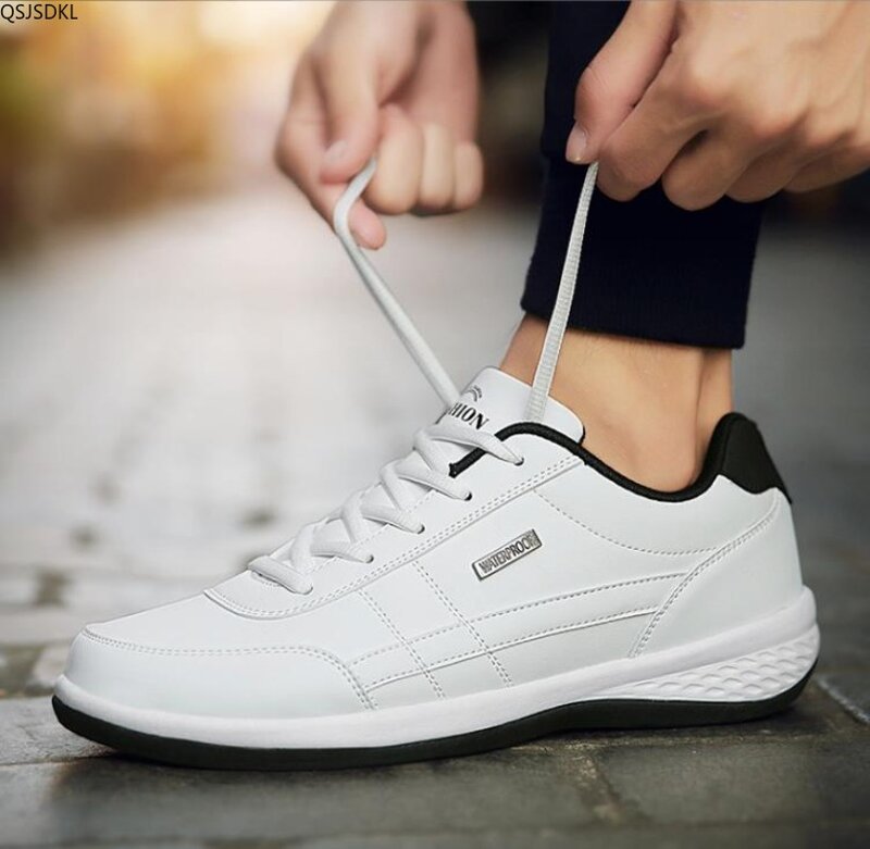 Skórzane męskie trampki nowy Trend Casual dla mężczyzn buty sportowe włoskie oddychające męskie obuwie antypoślizgowe męskie buty wulkanizowane